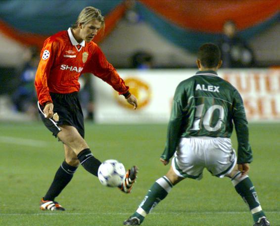  giunta al capolinea la carriera calcistica di David Beckham, appena dopo aver vinto la Ligue 1, ennesimo titolo di una carriera formidabile. Beckham, 38 anni e 115 presenze con la maglia dell'Inghilterra, ha indossato  maglie gloriose:  Manchester United, Real Madrid e Milan. Reuters